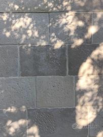 Pavimento in pietra naturale,burattato o anticato