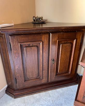 Mobile legno angolare