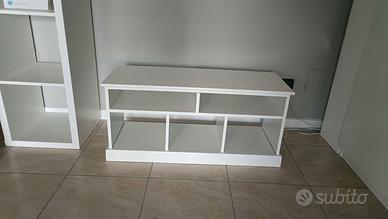 Panca bianca con cuscino grigio 30€