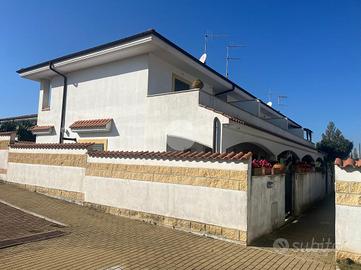 PORZIONE DI QUADRIFAMILIARE A ANZIO