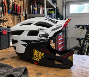 Casco MTB Urge mentoniera staccabile nuovo