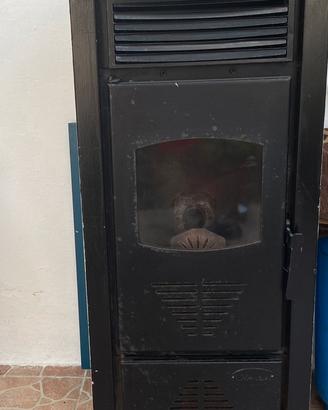 Stufa a pellet Eva calor funzionante