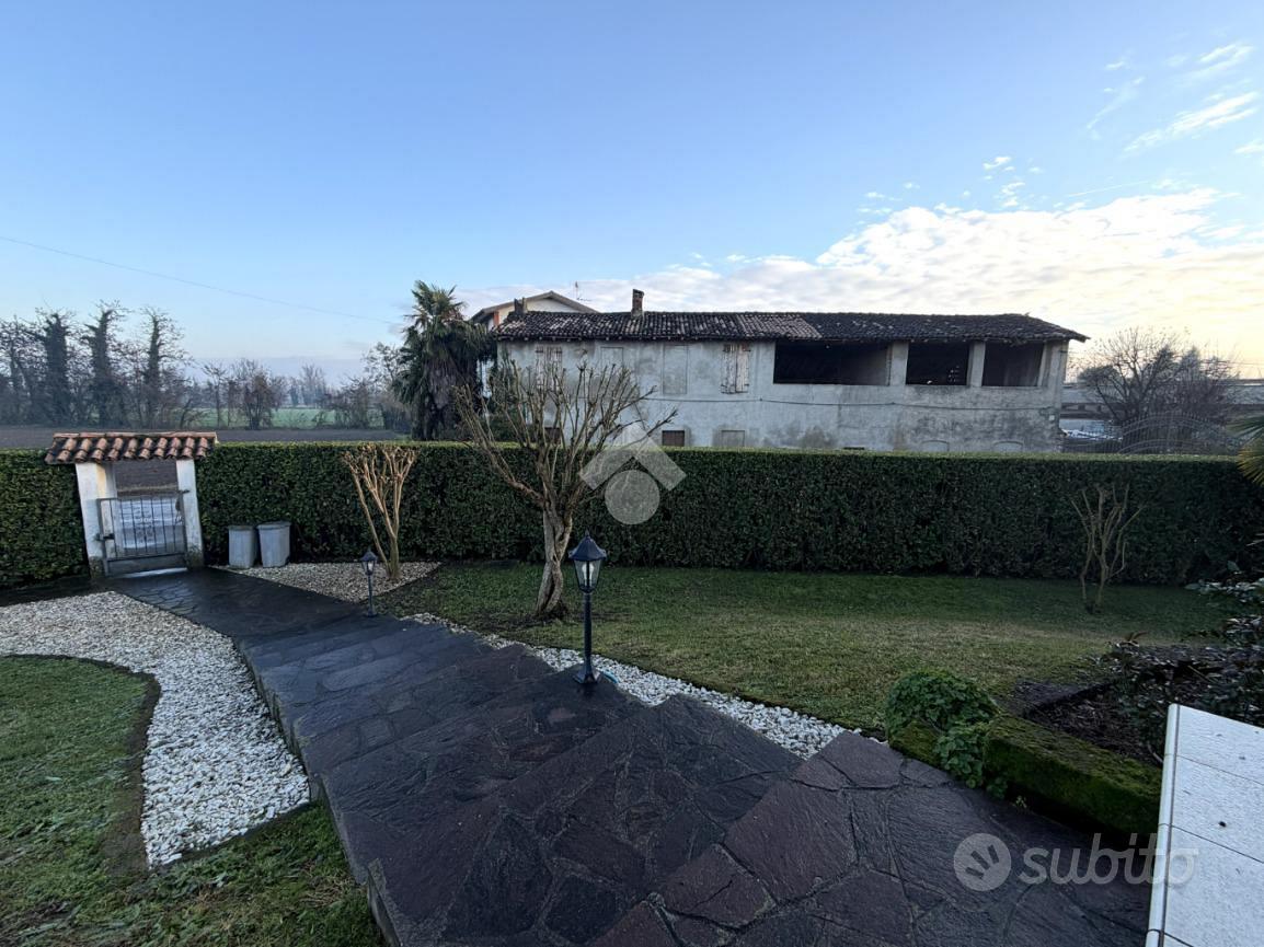 VILLA SINGOLA A SONCINO - Vista 4
