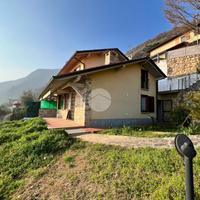 PORZIONE DI BIFAMILIARE A PREDORE