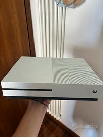 XBOX ONE S 500gb