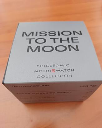 Swatch x Omega Moonswatch Mission to the moon.