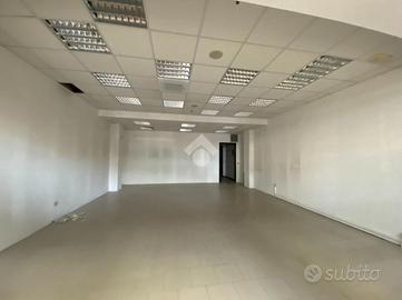 NEGOZIO A REGGIO NELL'EMILIA