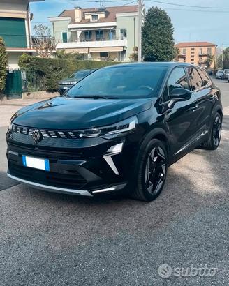 Symbioz Full Hybrid E-Tech 145 CV Iconic - Usata