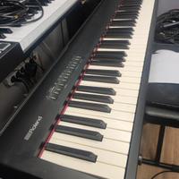 piano Roland FP30 