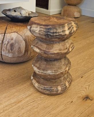 sgabello rovere intagliato a mano