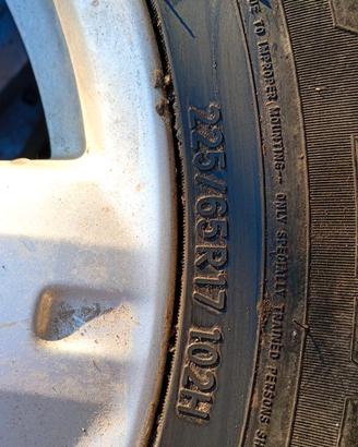 Gomme antineve con cerchi per Toyota Rav4