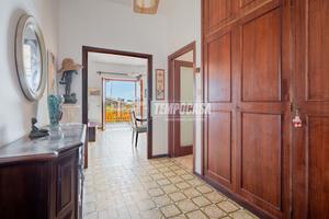 Trilocale con Terrazzo e Piscina nel Residence Vil