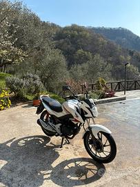 Honda cb 125f