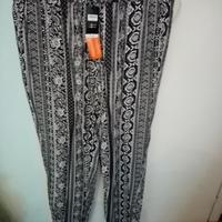 pantaloni con elastico e tasche