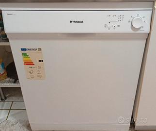 Lavastoviglie  HYUNDAI