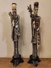 coppia statuette osso intagliato antiche Asiatiche