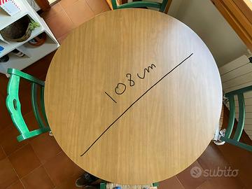 Tavolo rotondo in legno e 6 sedie