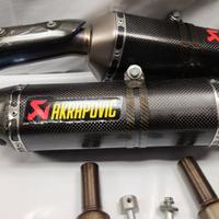 terminali scarico AKRAPOVIC in carbonio omologati 