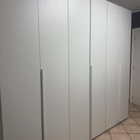 Camera da letto bianca