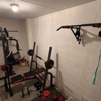 Home Gym Completa: Macchinari e Manubri