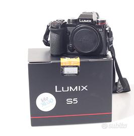 FOTOCAMERA DIGITALE MIRRORLESS F.F. PANASONIC S5.