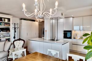 Trilocale con 2 balconi e garage a Caldaro