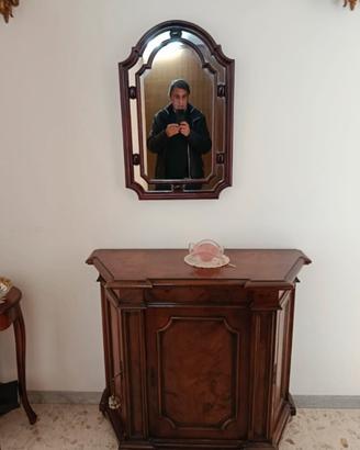 Entrata classica con specchio