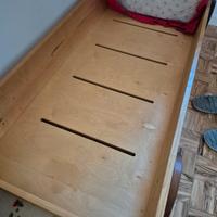 letto in legno montessoriano