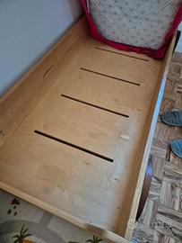 letto in legno montessoriano