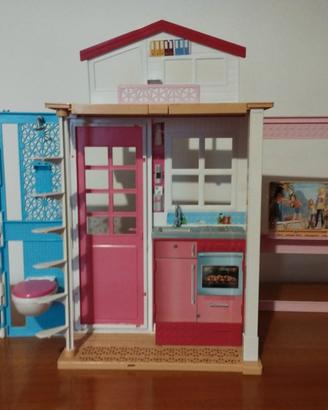 Casa di Barbie due piani