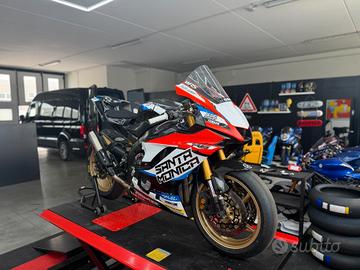 Yamaha YZF R6 PRONTO PISTA! PERMUTE!