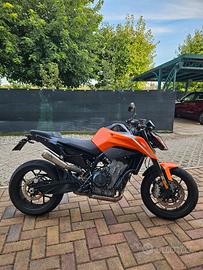 KTM DUKE 790