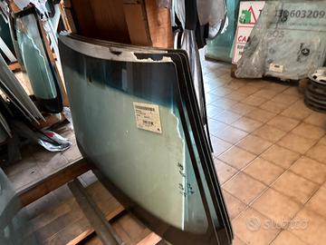 Parabrezza Volvo 460 e  parabrezza Volvo 480