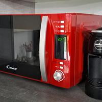 macchina del caffè e microonde