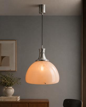 Lampadario vintage anni ’70 in acrilico rosa Ø35