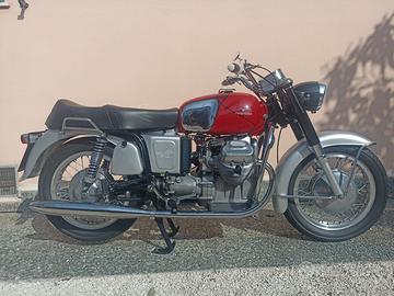 moto guzzi v7 700