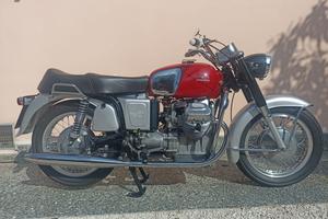moto guzzi v7 700