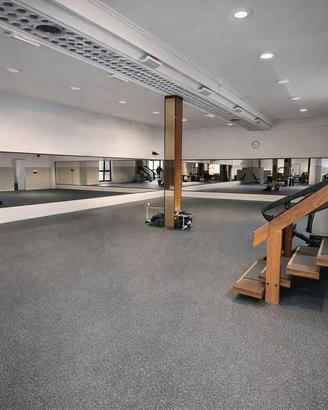 Immobile di 700 m² con più di 5 locali a Ferrara
