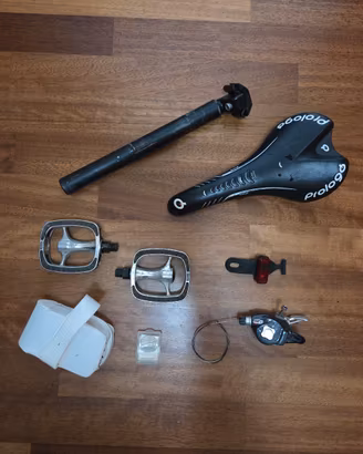 Lotto ricambi bici: SRAM X.0, sella Prologo, e acc