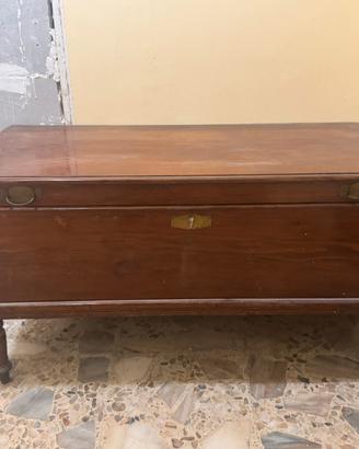 Cassapanca antica