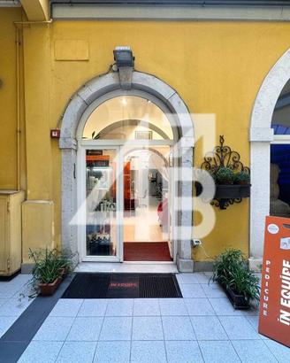 Attività / Licenza di 70 m² con 3 locali a Trieste