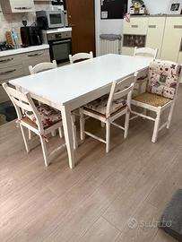 Tavolo in legno + 8 sedie