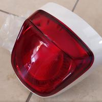 FANALE POSTERIORE VESPA PRIMAVERA SPRINT 2016-->