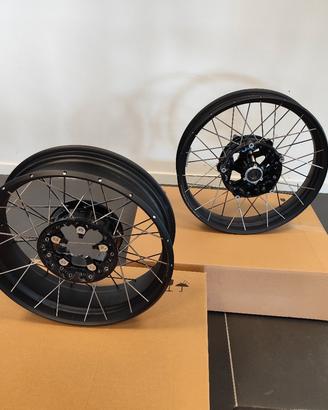 Cerchi a raggi BMW R 1300 GS e Adventure 