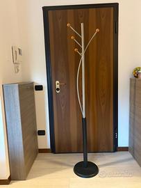 Attaccapanni da terra