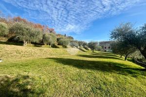 TER. RESIDENZIALE A CAPRINO VERONESE