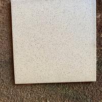 35 piastrelle 20x20