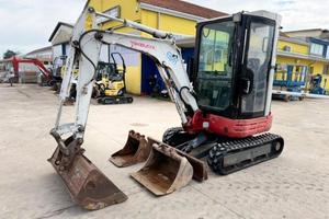Mini escavatore TAKEUCHI TB23R