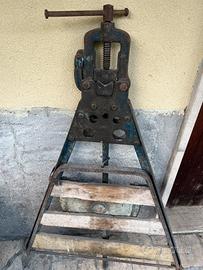 Cavalletto morsa per tubi