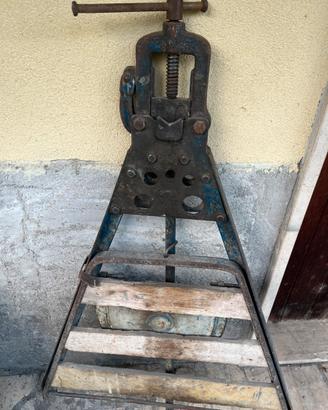 Cavalletto morsa per tubi
